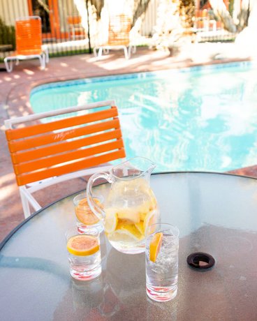 Imagen de la piscina del Hotel Mojave Resort. Foto 19