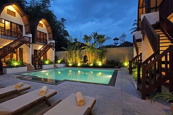 Imagen de la piscina del Hotel Mojo Resort. Foto 15