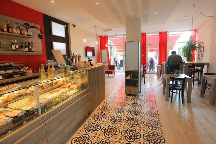 Imagen del bar/restaurante del Hotel Mokca. Foto 4