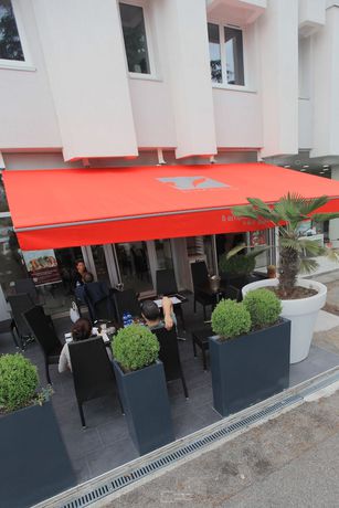 Imagen del bar/restaurante del Hotel Mokca. Foto 7