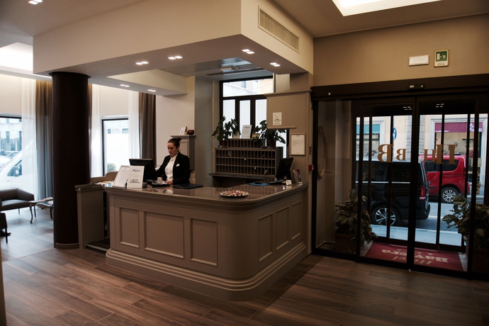 Imagen de los interiores del Hotel Mokinba Hotels Baviera. Foto 13