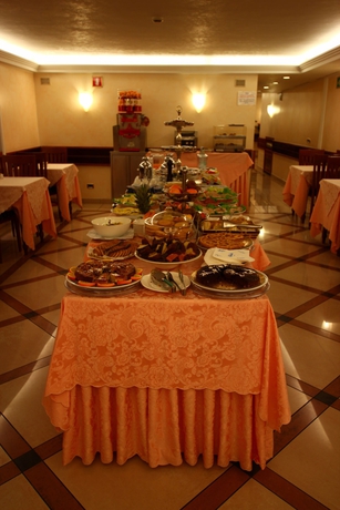 Imagen del bar/restaurante del Hotel Mokinba Hotels Montebianco. Foto 10