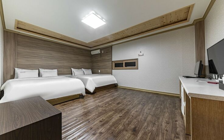 Imagen de la habitación del Hotel Mokpo 1004. Foto 19
