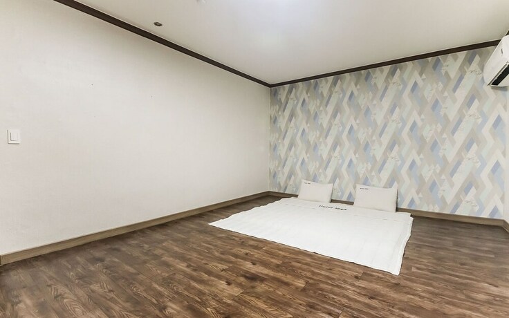 Imagen de la habitación del Hotel Mokpo 1004. Foto 30