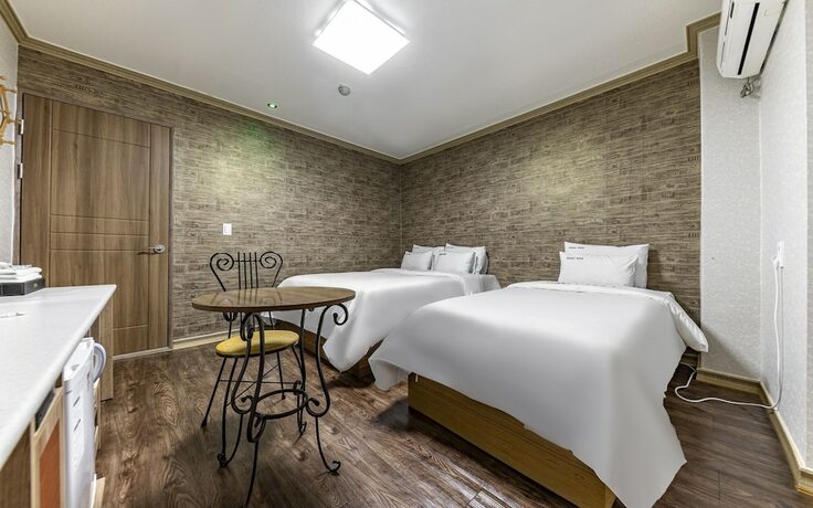 Imagen de la habitación del Hotel Mokpo 1004. Foto 32