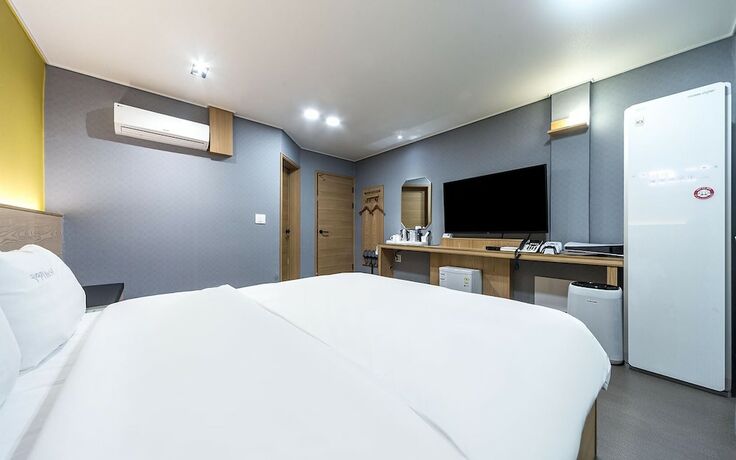 Imagen de la habitación del Hotel Mokpo Kaiser. Foto 17