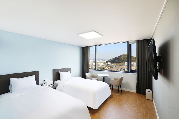 Imagen de la habitación del Hotel Mokpo Ocean. Foto 2