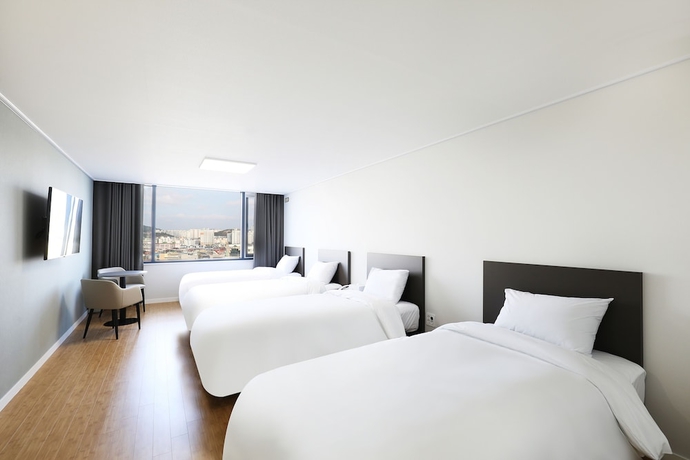 Imagen de la habitación del Hotel Mokpo Ocean. Foto 8