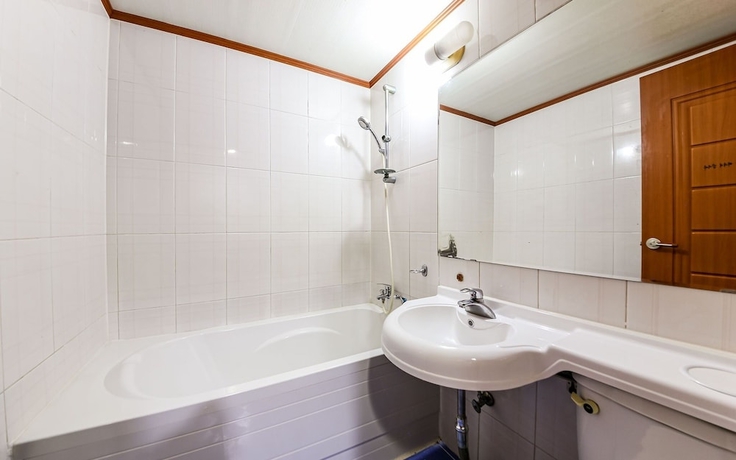 Imagen de la habitación del Hotel Mokpo Sky. Foto 10