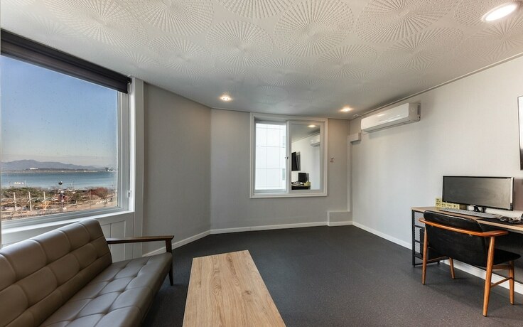 Imagen de la habitación del Hotel Mokpo The Haru. Foto 17