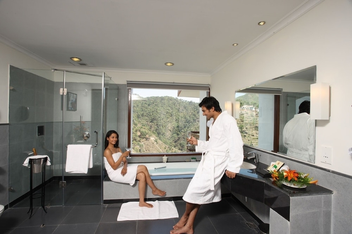 Imagen de la habitación del Hotel Moksha Himalaya Spa Resort. Foto 16