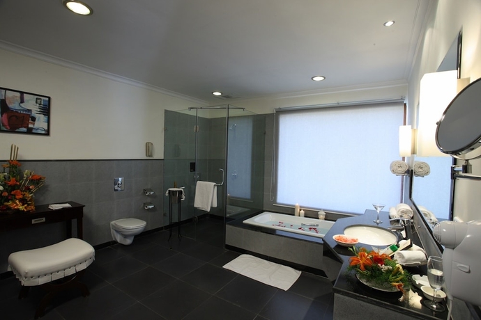 Imagen de la habitación del Hotel Moksha Himalaya Spa Resort. Foto 17