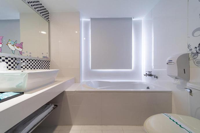 Imagen de la habitación del Hotel Mola Mola Four Seasons. Foto 20