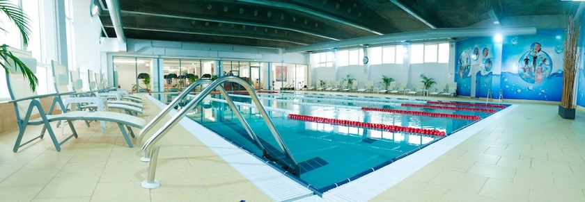 Imagen de la piscina del Hotel Moldova. Foto 17
