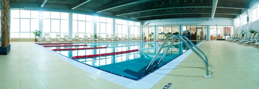 Imagen de la piscina del Hotel Moldova. Foto 18