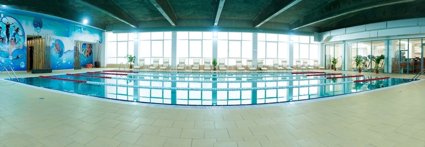 Imagen de la piscina del Hotel Moldova. Foto 19