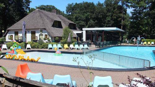 Imagen general del Hotel Molecaten Park De Leemkule. Foto 9