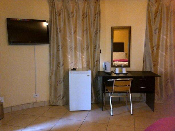 Imagen de la habitación del Hotel Molengoane Lodge. Foto 17