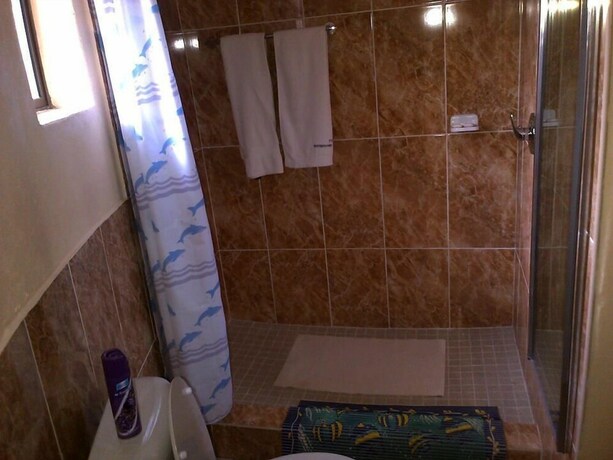 Imagen de la habitación del Hotel Molengoane Lodge. Foto 18