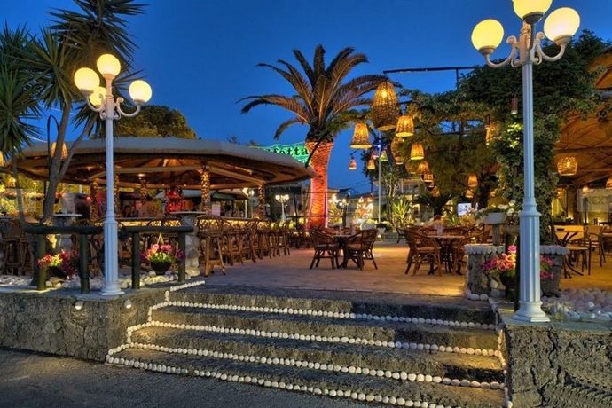 Imagen general del Hotel Molfetta Beach Hotel. Foto 8