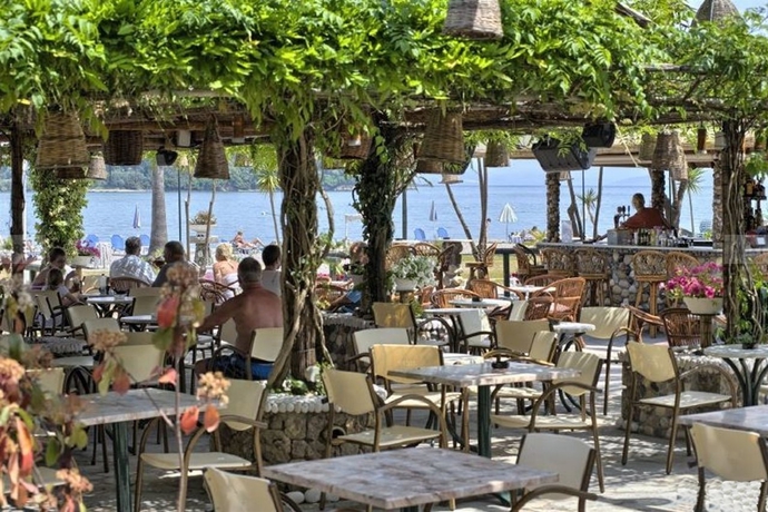 Imagen general del Hotel Molfetta Beach Hotel. Foto 9