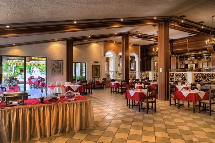 Imagen general del Hotel Molfetta Beach Hotel. Foto 11