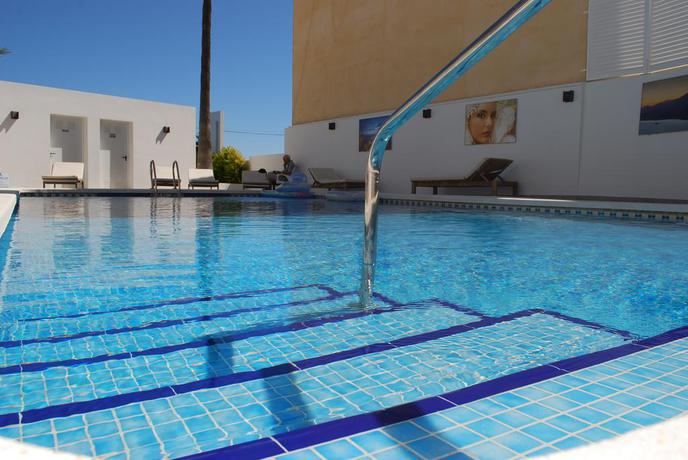 Imagen de la piscina del Hotel Moli Boutique. Foto 7