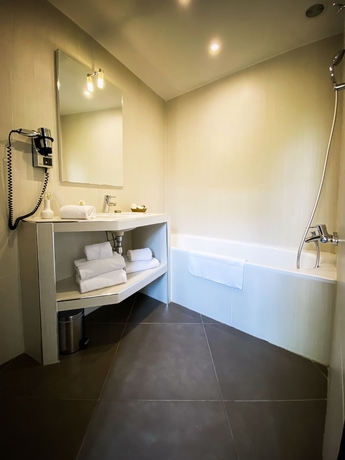 Imagen de la habitación del Hotel Molière, Cannes. Foto 3
