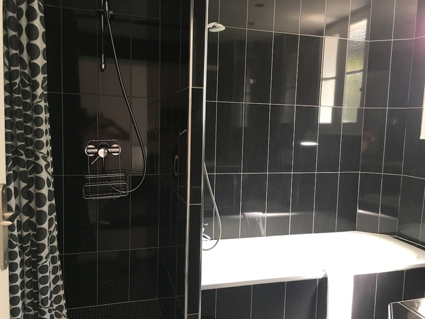 Imagen de la habitación del Hotel Molière, Cannes. Foto 13