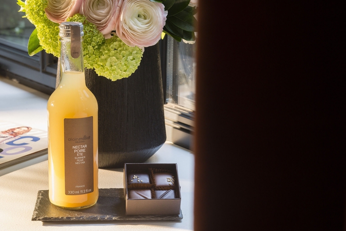 Imagen de la habitación del Hotel Moliere, París. Foto 5