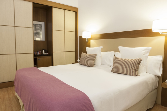 Imagen de la habitación del Hotel Molina Lario. Foto 9