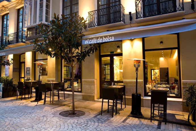 Imagen del bar/restaurante del Hotel Molina Lario. Foto 5