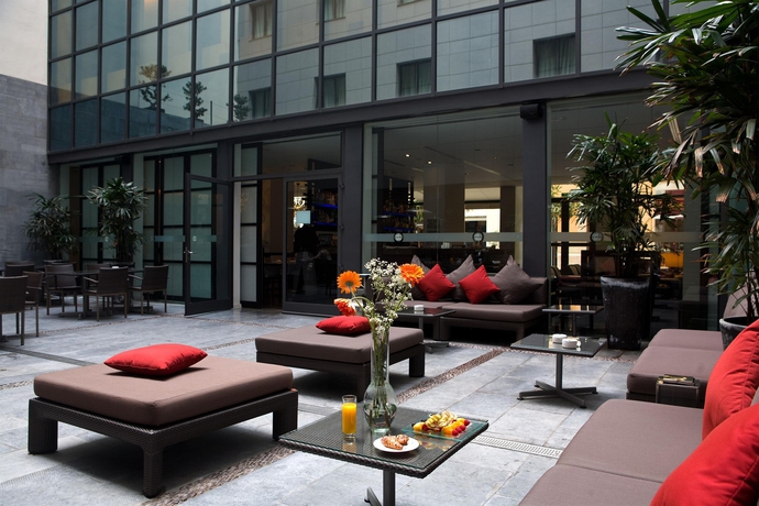 Imagen de los exteriores del Hotel Molina Lario. Foto 11