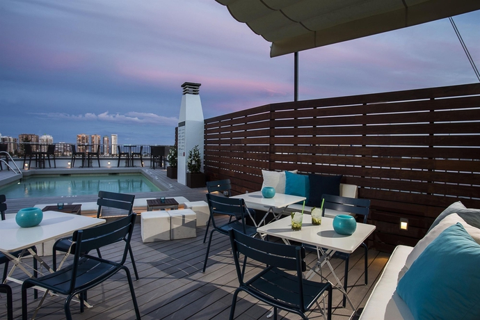 Imagen del bar/restaurante del Hotel Molina Lario. Foto 6