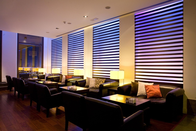 Imagen de los interiores del Hotel Molina Lario. Foto 16