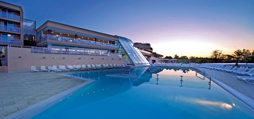 Imagen de la piscina del Hotel Molindrio Plava Laguna. Foto 3