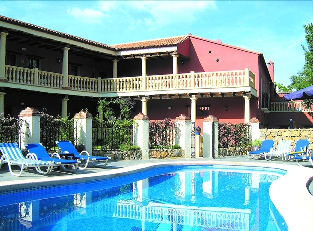 Imagen de la piscina del Hotel Molino Del Puente Ronda. Foto 17