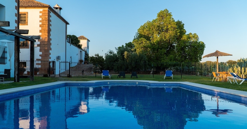 Imagen de la piscina del Hotel Molino La Nava. Foto 19