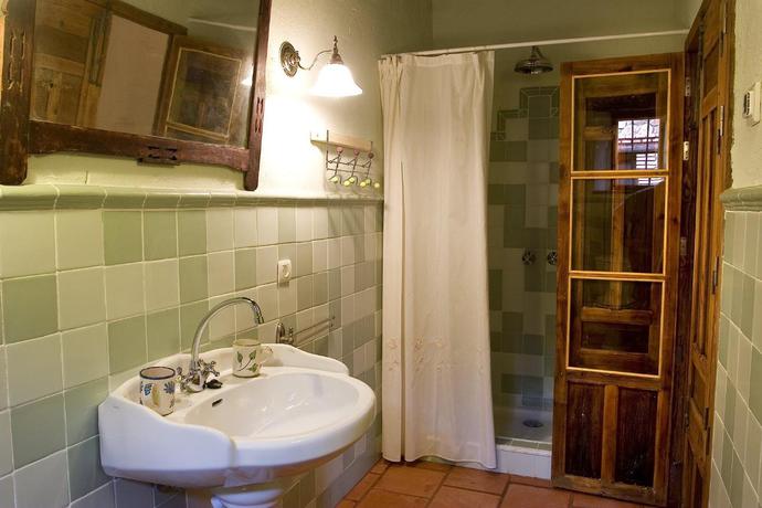 Imagen de la habitación del Hotel Molino Rio Alajar. Foto 2