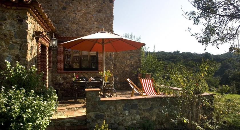 Imagen de los exteriores del Hotel Molino Rio Alajar. Foto 7