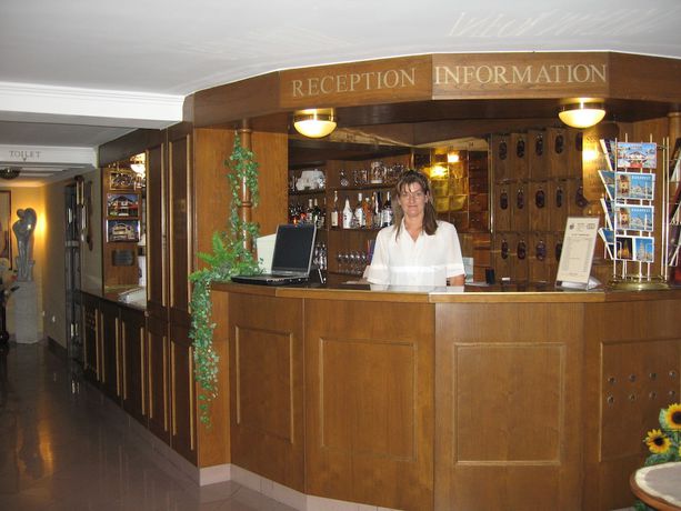 Imagen de los interiores del Hotel Molnár. Foto 20