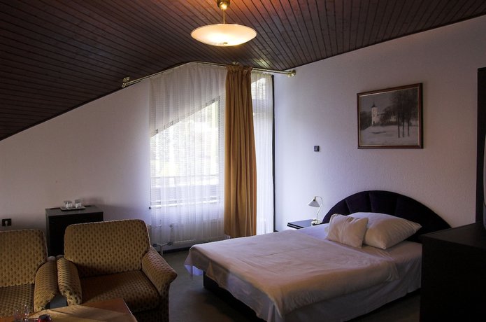 Imagen de la habitación del Hotel Molnár. Foto 8