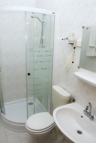 Imagen de la habitación del Hotel Molnár. Foto 13