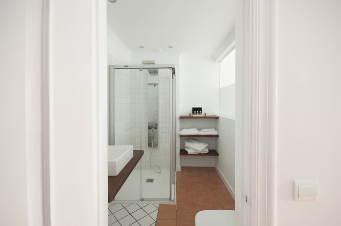 Imagen de la habitación del Hotel Molo 44 Suites Puerto Banus. Foto 8