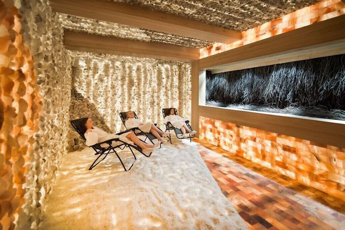 Imagen de la piscina del Hotel Molo Resort. Foto 16