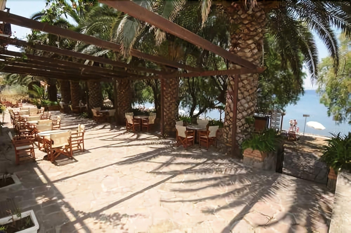 Imagen de los exteriores del Hotel Molyvos I, Mythimna. Foto 10