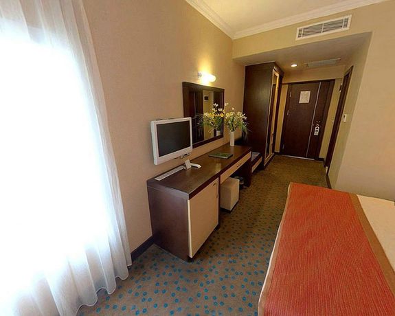 Imagen de los interiores del Hotel Mom. Foto 14