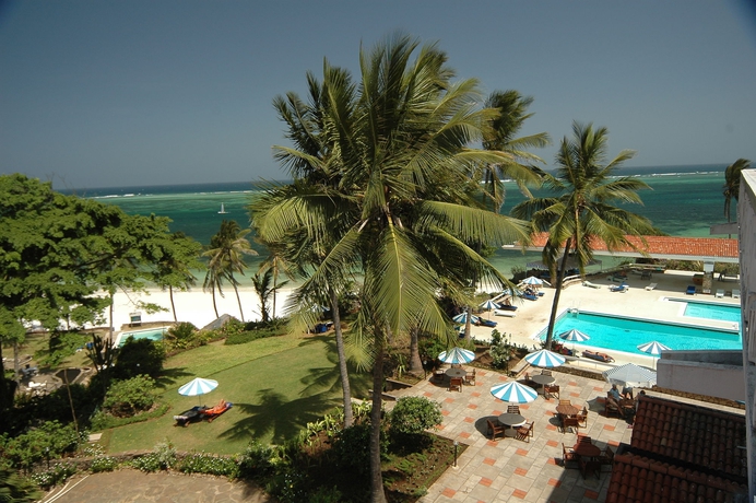 Imagen de la piscina del Hotel Mombasa Beach. Foto 10