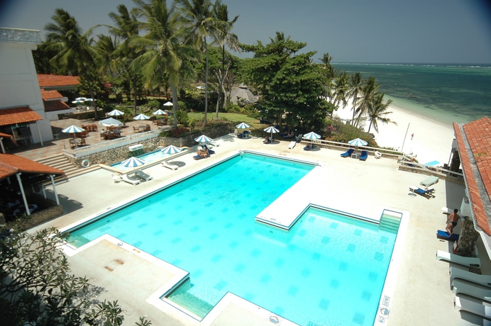 Imagen de la piscina del Hotel Mombasa Beach. Foto 12