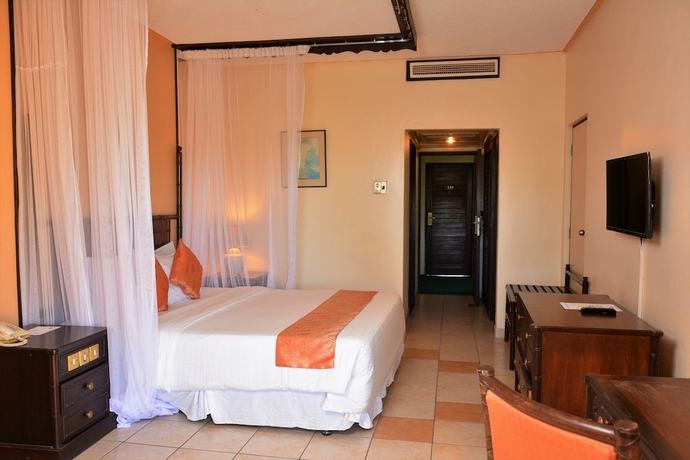 Imagen de la habitación del Hotel Mombasa Continental Resort. Foto 11